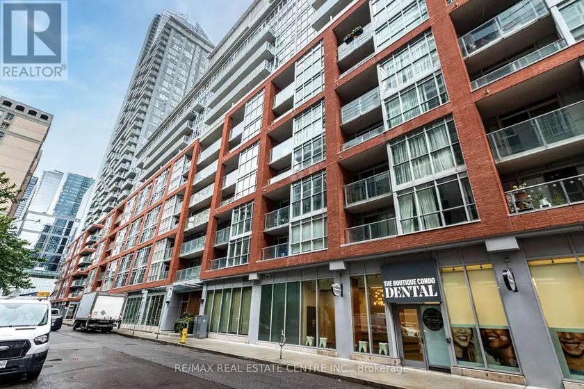 Apartment at UPH 11 - 21 NELSON STREET, Toronto