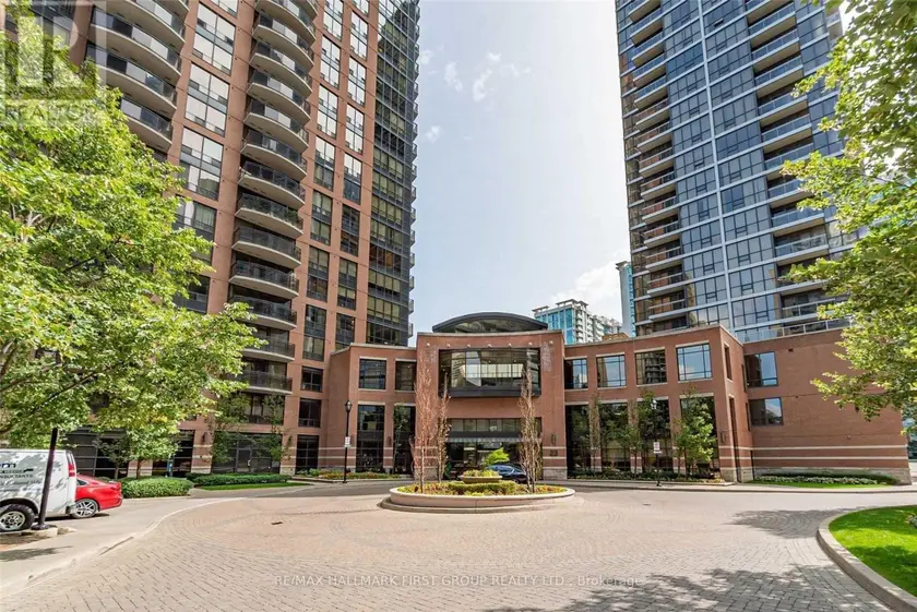 Apartment at 806 - 33 SHEPPARD AVENUE E, Toronto
