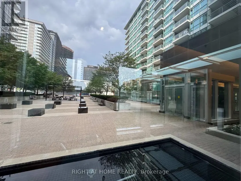 Apartment at 916 - 15 SINGER COURT, Toronto