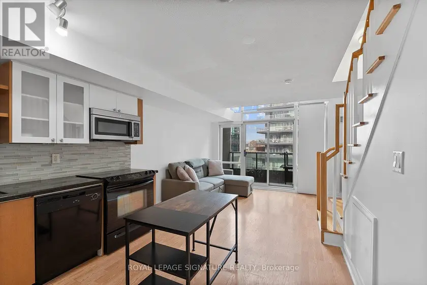 Apartment at 831 - 600 FLEET STREET, Toronto