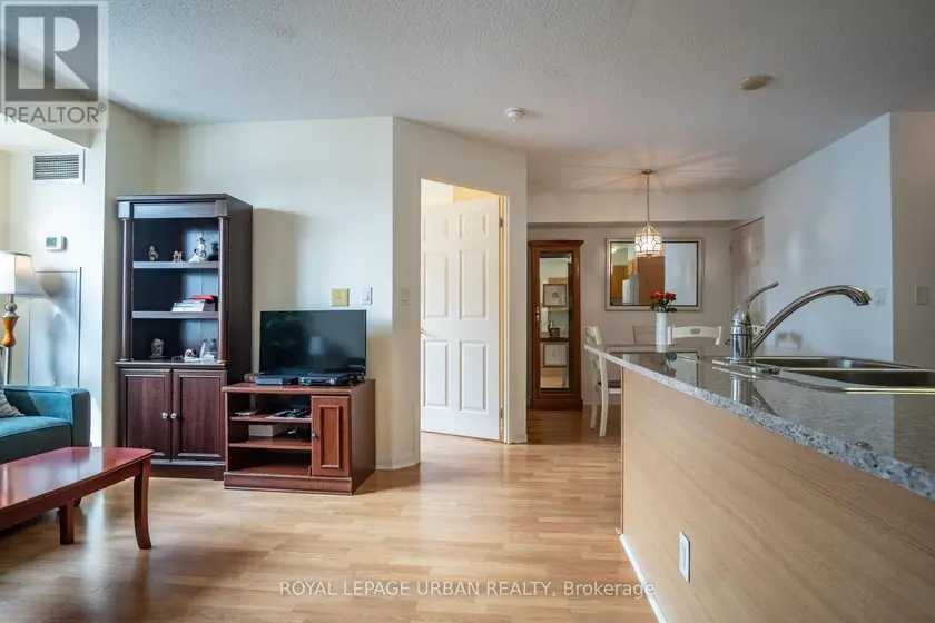 Apartment at 201 - 5940 YONGE STREET, Toronto