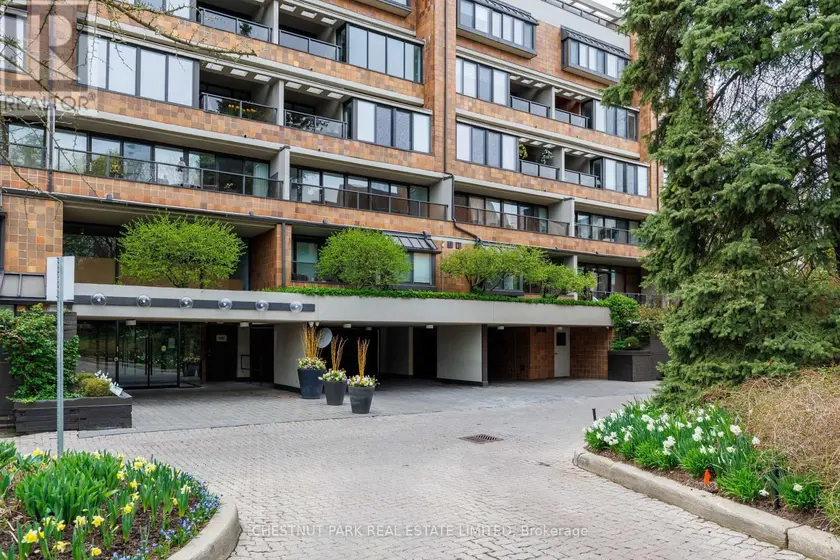 Apartment at 203 - 40 OAKLANDS AVENUE, Toronto