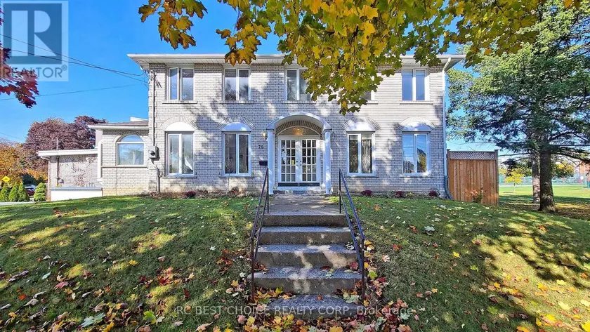 Detached at 76 ROCKFORD ROAD, Toronto