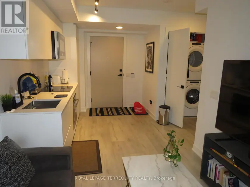 Apartment at 805 - 327 KING STREET W, Toronto