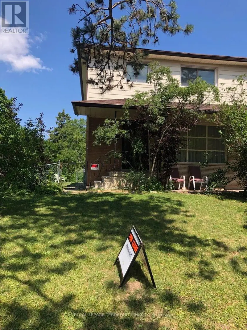 Semi-Detached/Link at 211 PINEWAY BOULEVARD, Toronto