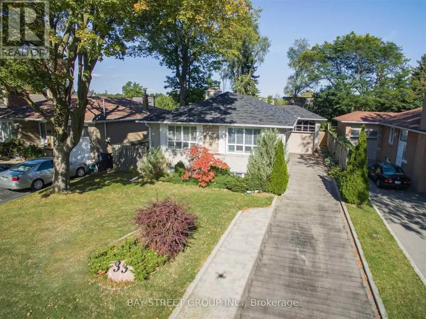 Detached at 33 HEATHVIEW AVENUE, Toronto
