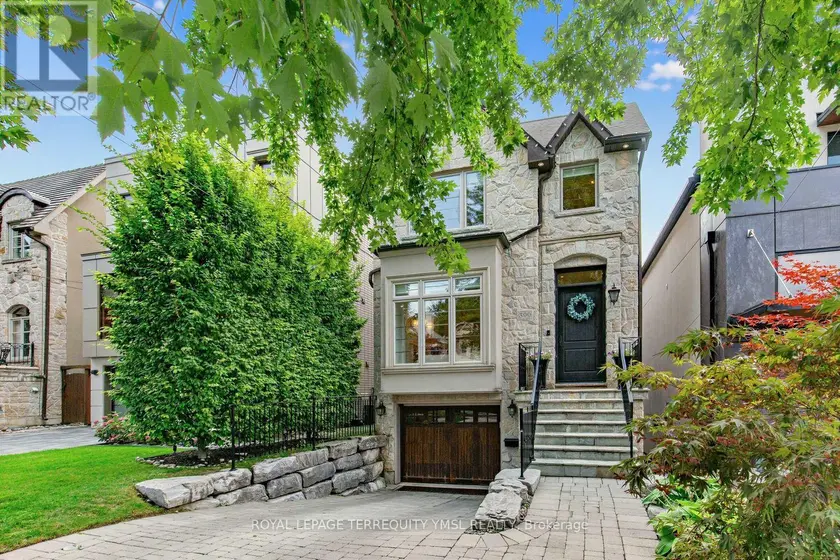 Detached at 399 FAIRLAWN AVENUE, Toronto