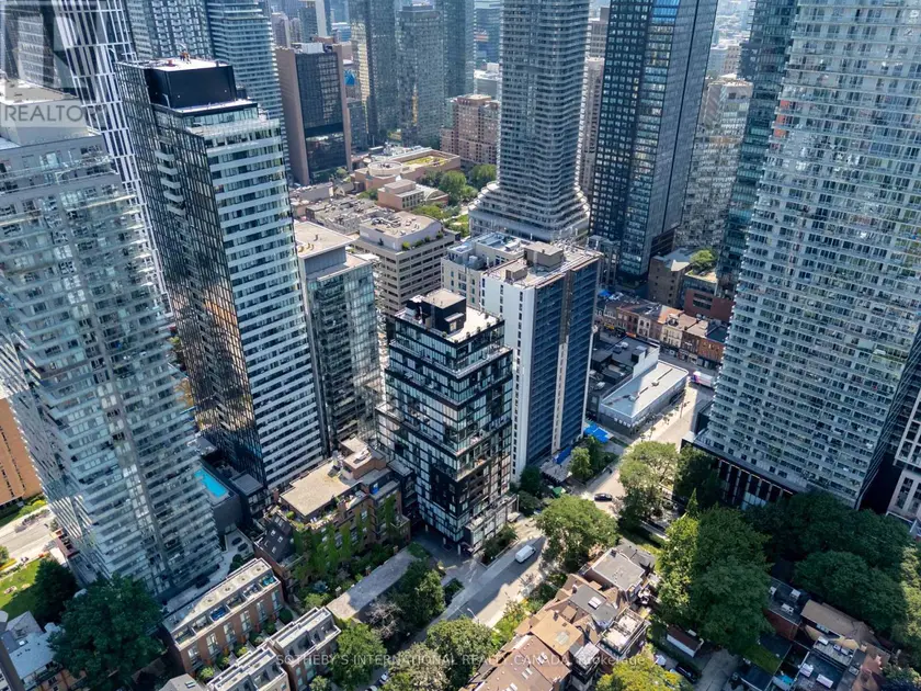 Apartment at 302 - 17 DUNDONALD STREET, Toronto