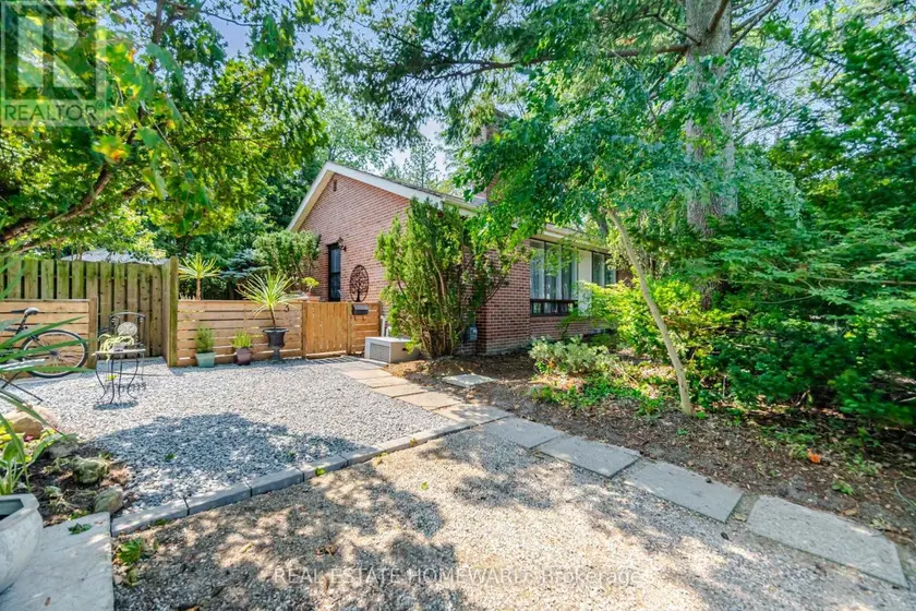Detached at 3 SHADWELL PLACE, Toronto