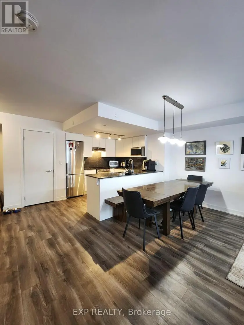 Townhouse at 7 - 106 VARNA DRIVE, Toronto