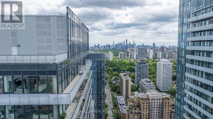 Apartment at PH2 - 185 ROEHAMPTON AVENUE, Toronto