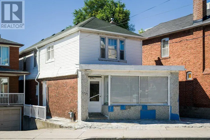 Detached at 724 VAUGHAN ROAD, Toronto