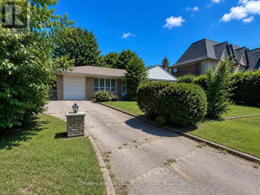 Detached at 9 LLOYDMINSTER CRESCENT, Toronto