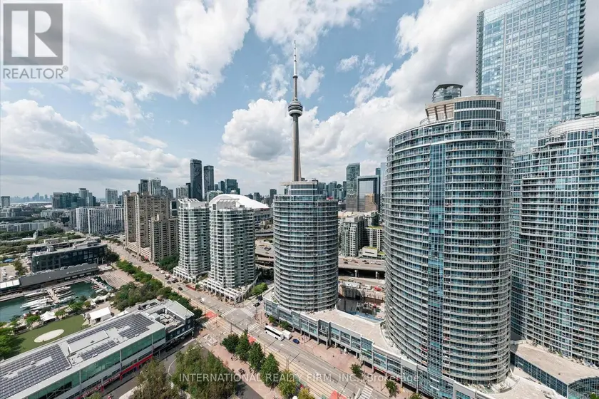 Apartment at PH4 - 218 QUEENS QUAY W, Toronto
