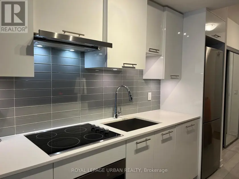 Apartment at 1007 - 99 BROADWAY AVENUE, Toronto