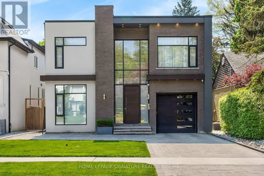 Detached at 17 NESBITT DRIVE, Toronto