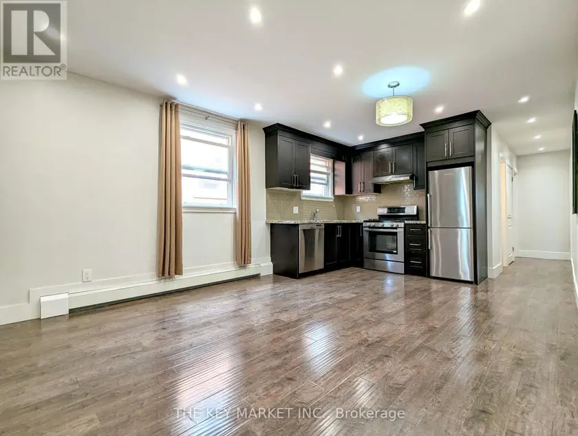 Multiplex at 2 - 211 ST CLEMENTS AVENUE, Toronto