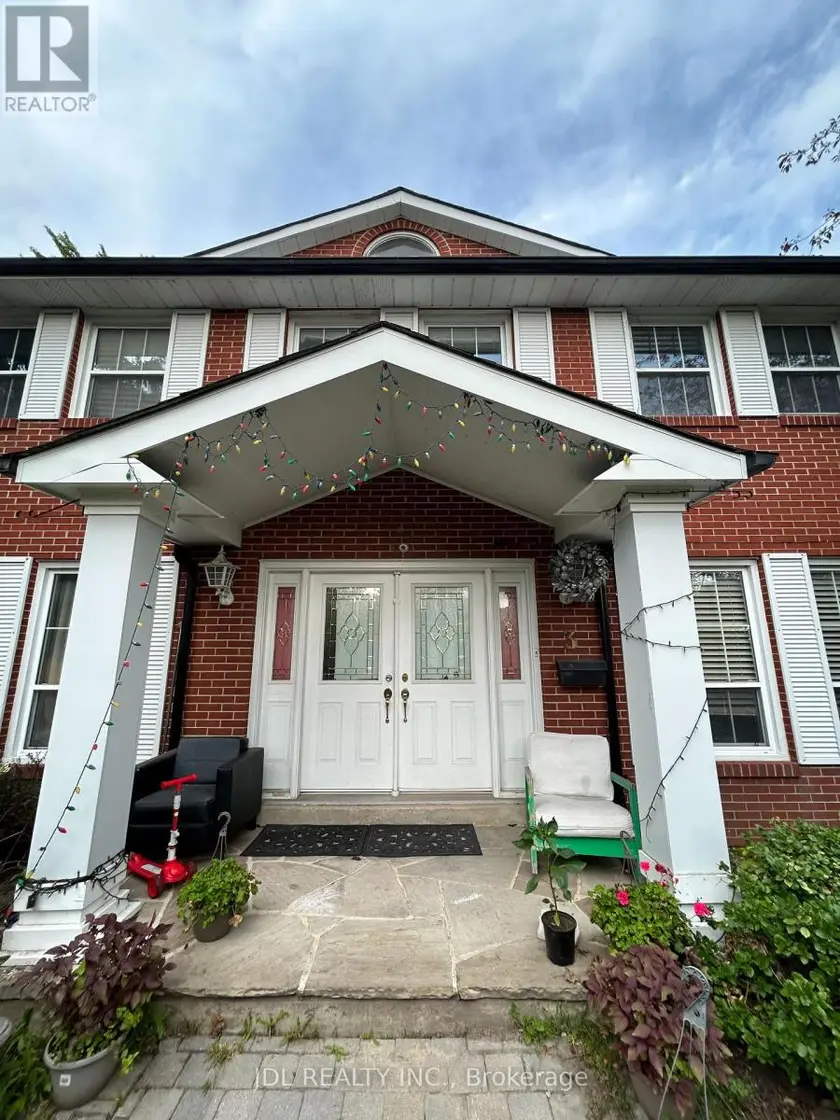 Detached at SUITE A 2ND FLOOR - 3 BUTTERFIELD DR DRIVE, Toronto