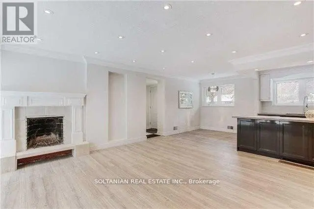 Detached at 44 TREMONT CRESCENT, Toronto