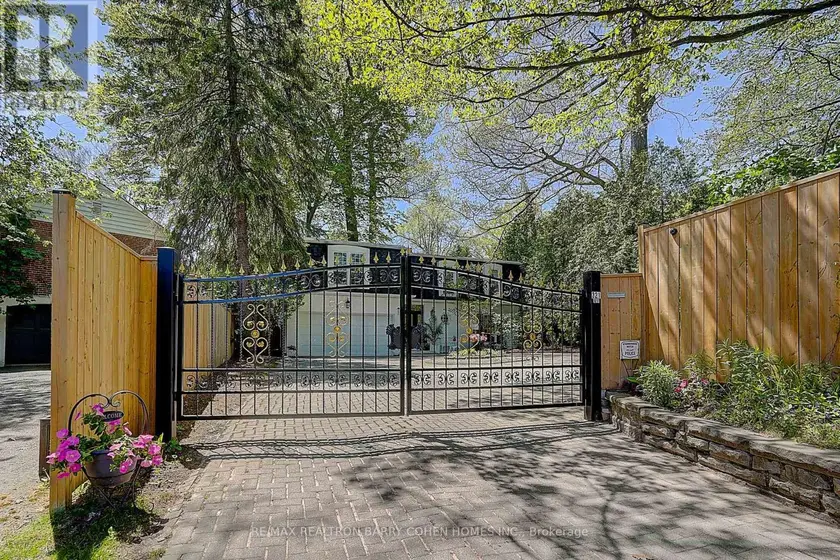 Detached at 321 LAWRENCE AVENUE E, Toronto