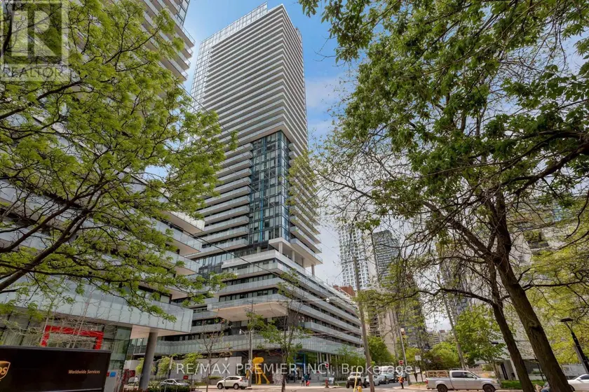 Apartment at 206 - 161 ROEHAMPTON AVENUE, Toronto