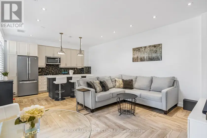 Apartment at 113 - 701 SHEPPARD AVENUE W, Toronto