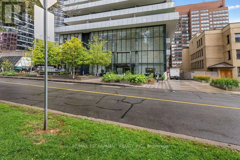 Apartment at 206 - 57 ST JOSEPH STREET, Toronto