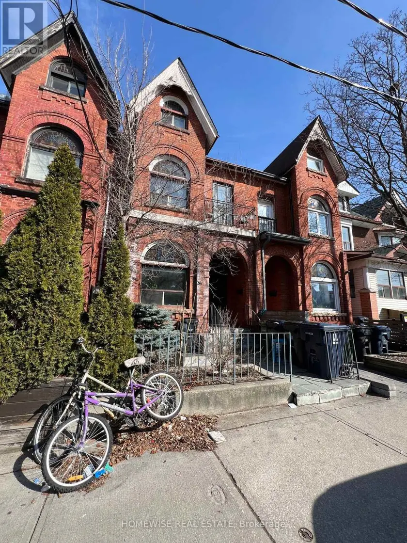 Townhouse at LOWER - 261 OSSINGTON AVENUE, Toronto