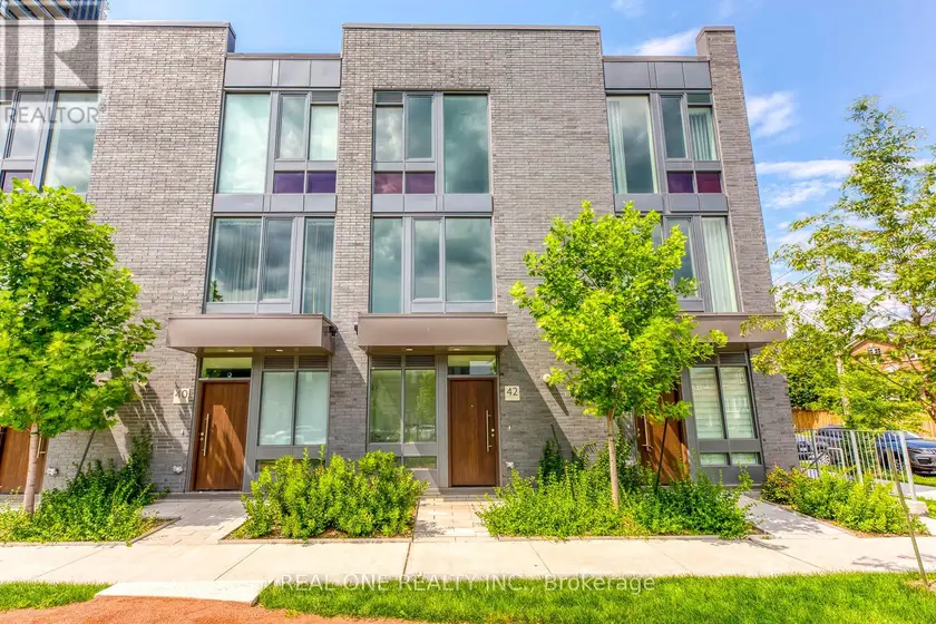 Townhouse at 42 SONIC WAY, Toronto