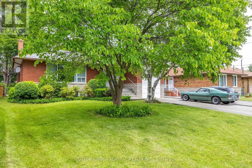 Detached at 138 KENNARD AVENUE, Toronto