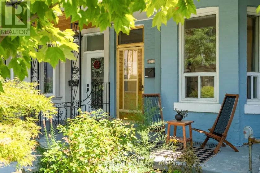 Semi-Detached/Link at 221 PALMERSTON AVENUE, Toronto
