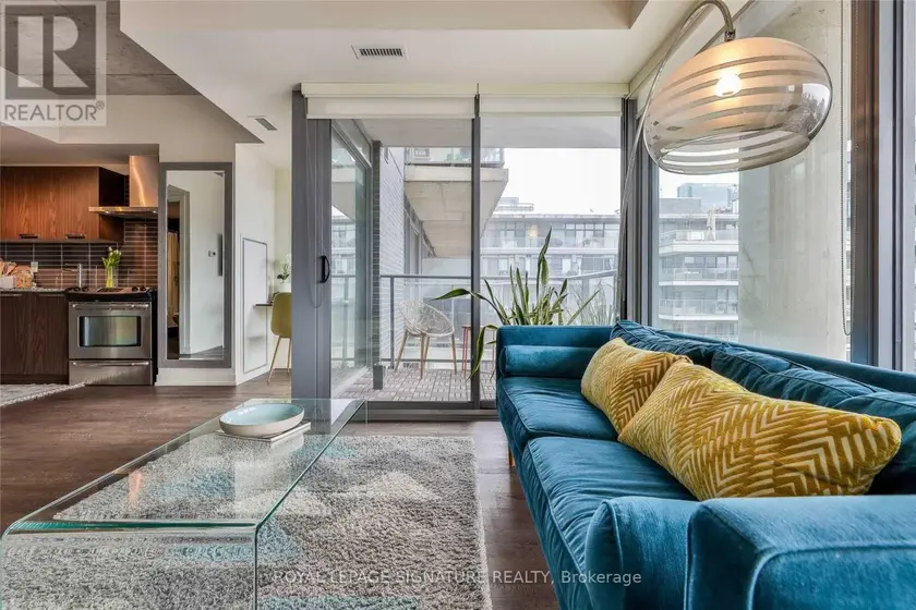Apartment at 819 - 95 BATHURST STREET, Toronto