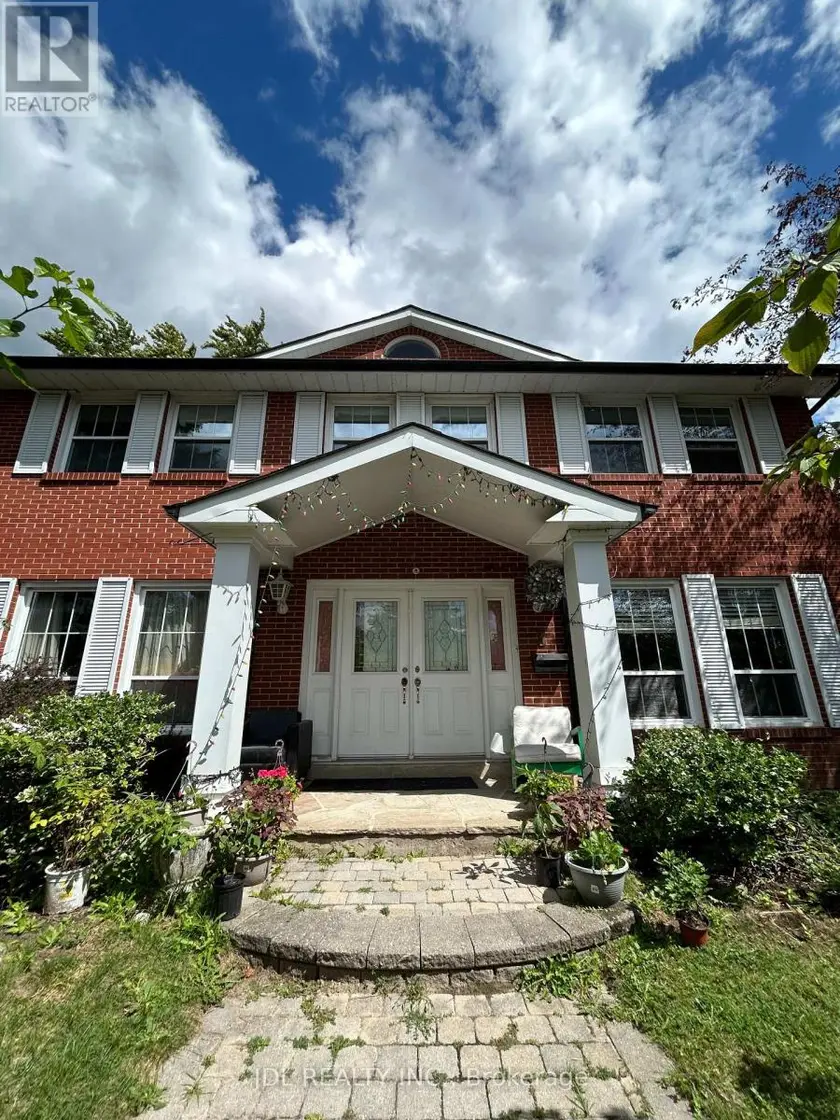 Detached at SUITE AA MAIN FLOOR - 3 BUTTERFIELD DR DRIVE, Toronto
