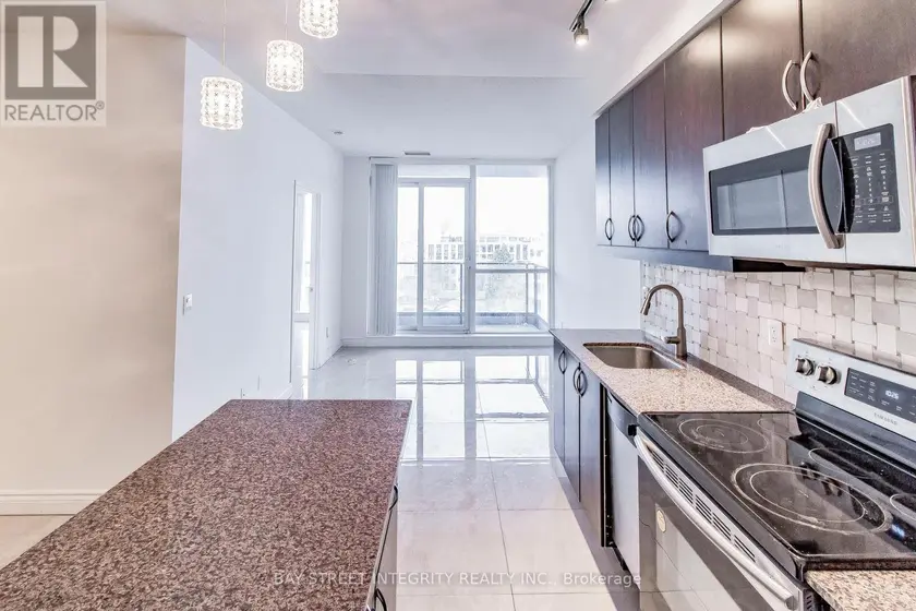 Apartment at 813 - 2885 BAYVIEW AVENUE, Toronto