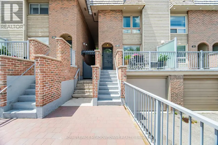 Townhouse at 16 DUTCH MYRTLE WAY, Toronto
