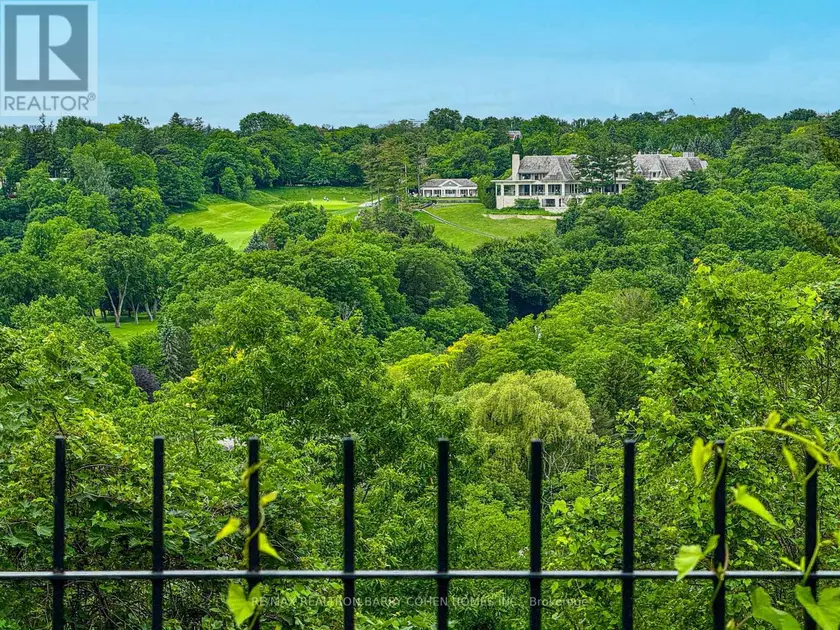 Detached at 35 BAYVIEW RIDGE, Toronto