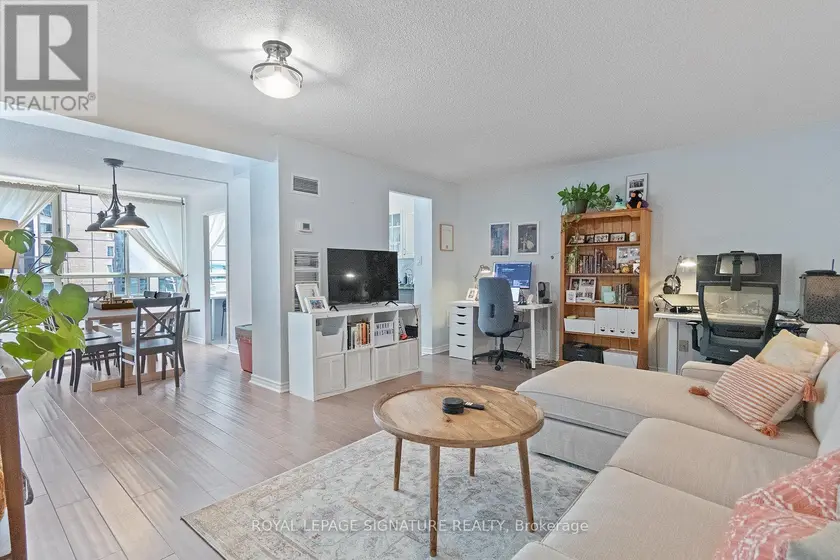 Apartment at 1013 - 633 BAY STREET, Toronto