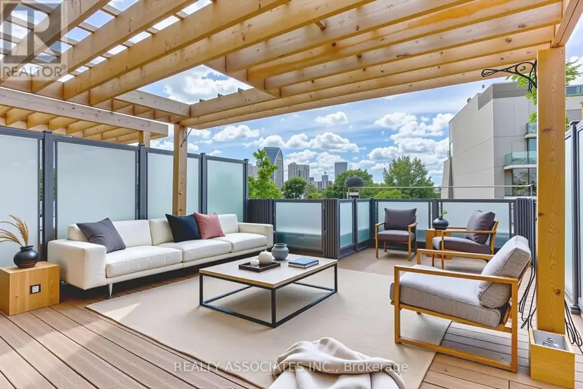Townhouse at TH3 - 270 DAVENPORT ROAD, Toronto