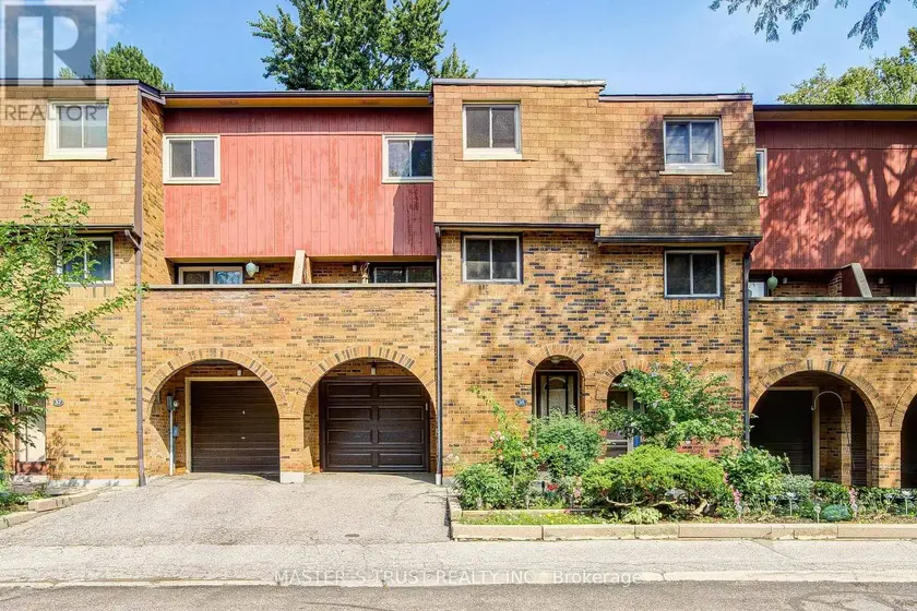 Townhouse at 35 BARDS WALKWAY, Toronto