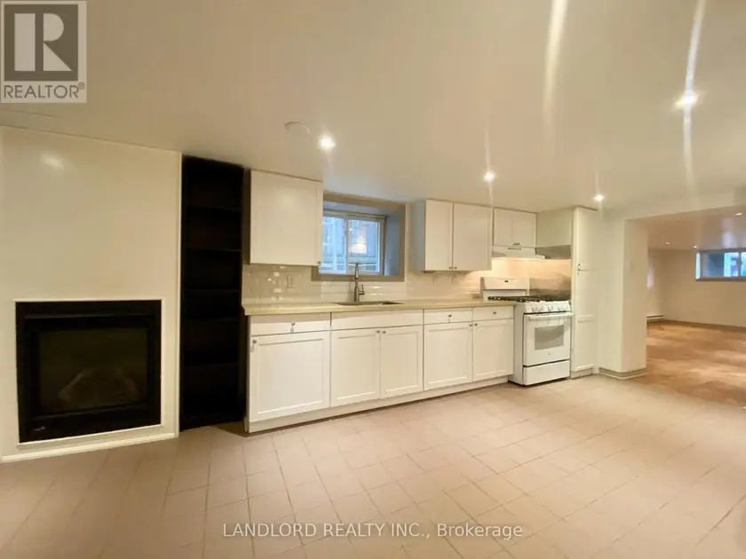 Multiplex at 5 - 209 MADISON AVENUE, Toronto