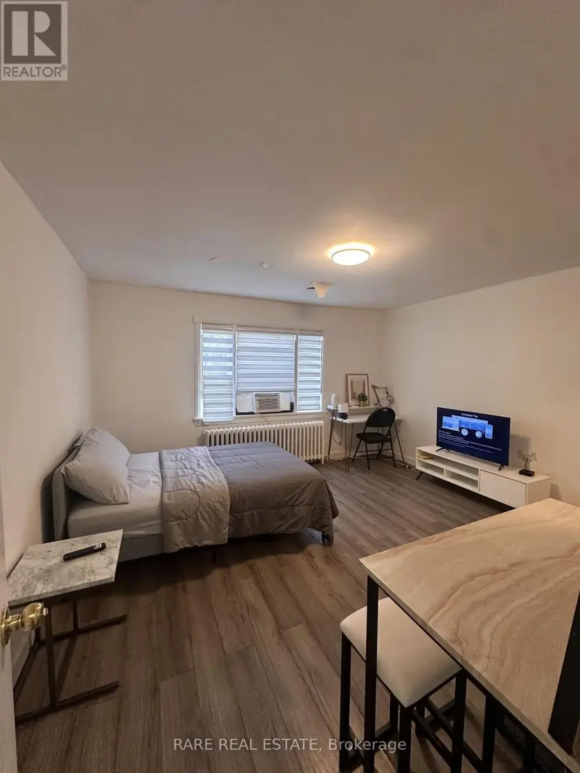 Multiplex at 11 - 130 MACPHERSON AVENUE, Toronto