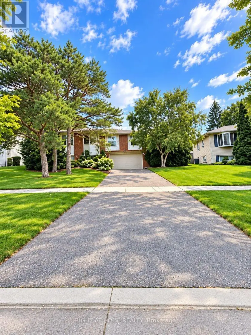 Detached at 7 THE LINKS ROAD, Toronto