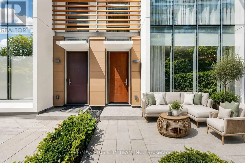 Townhouse at TH122 - 29 QUEENS QUAY E, Toronto