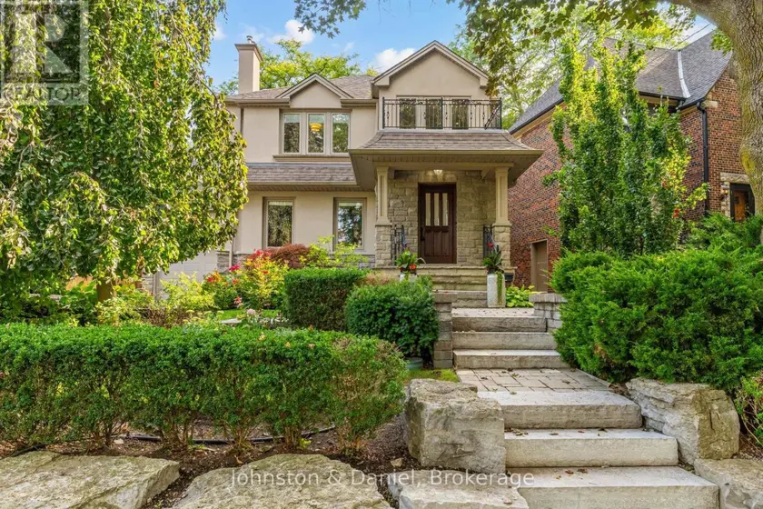 Detached at 77 LAWRENCE CRESCENT, Toronto