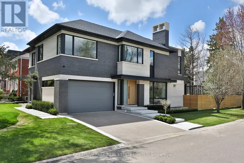Detached at 2 MARCHWOOD DRIVE, Toronto