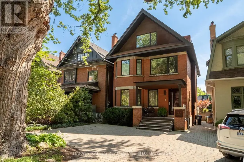 Detached at 37 WOODLAWN AVENUE E, Toronto
