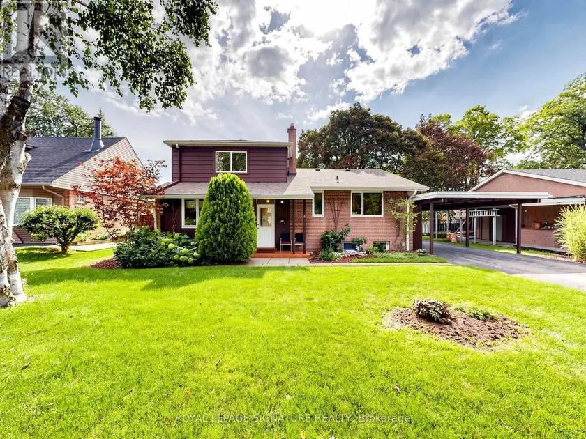 Detached at 8 TERNHILL CRESCENT, Toronto