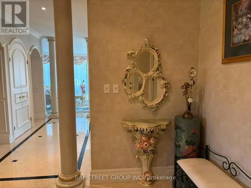 Apartment at 518 - 1 WATERGARDEN WAY, Toronto