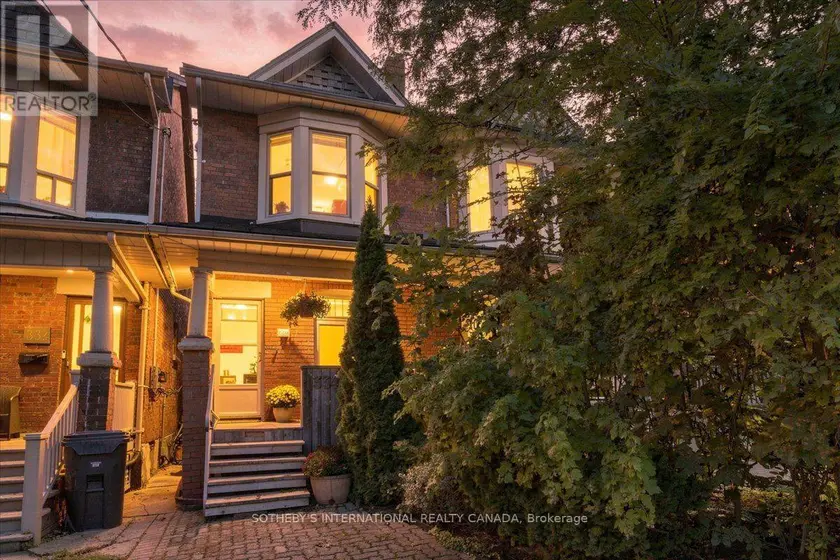 Townhouse at 334 ALBANY AVENUE, Toronto