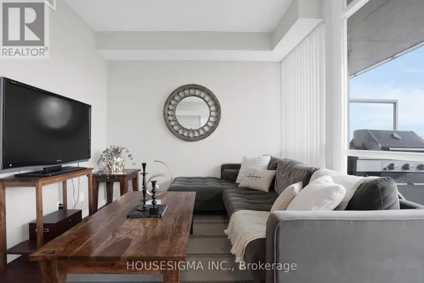 Apartment at 515 - 30 CANTERBURY PLACE, Toronto
